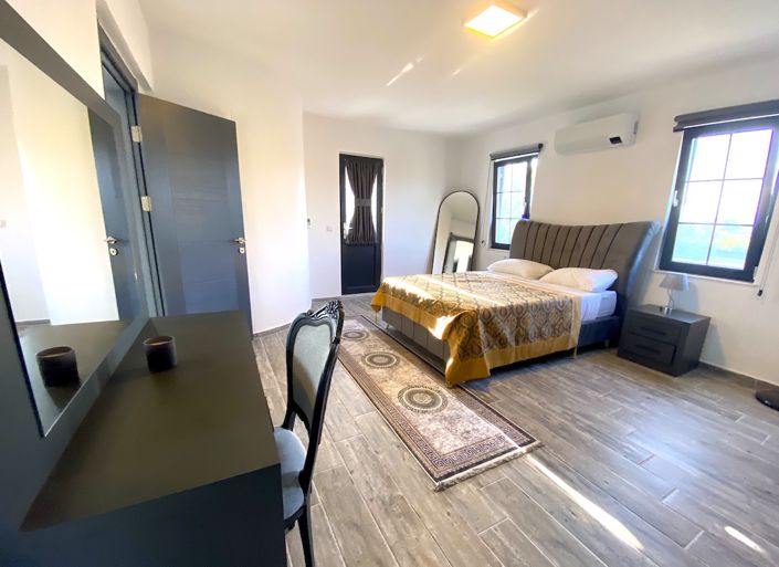 Image No.13-8 Bed Villa for sale