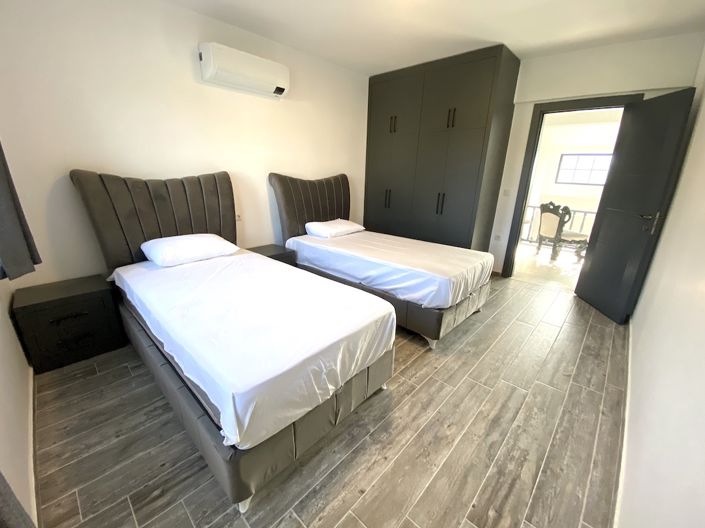 Image No.18-8 Bed Villa for sale