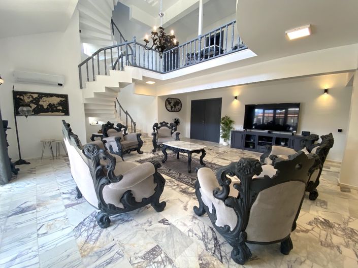 Image No.7-8 Bed Villa for sale