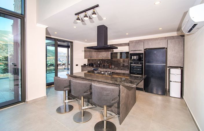 Image No.9-5 Bed Villa for sale