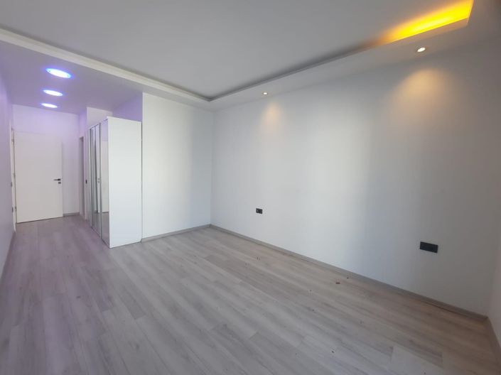 Image No.17-3 Bed Apartment for sale