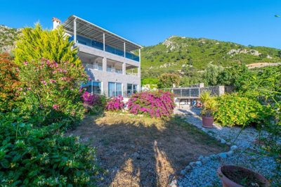 Blissful Detached Villa For Sale In Uzumlu, Fethiye - A beautiful property with established private gardens, surrounded by nature