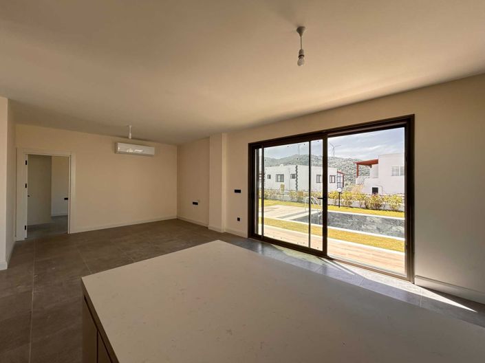 Image No.13-4 Bed Villa for sale