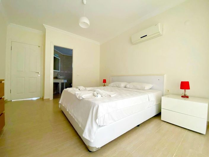 Image No.14-4 Bed Villa for sale