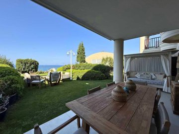 Seafront Property For Sale In Kadikalesi, Bodrum - Beautiful covered terrace