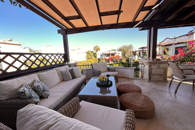 Tranquil Two-Bedroom Apartment In Bodrum For Sale - The huge roof terrace