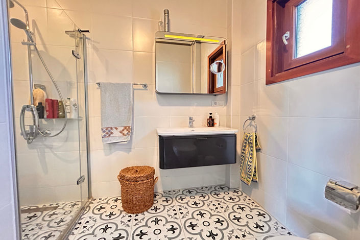 Image No.18-2 Bed Apartment for sale