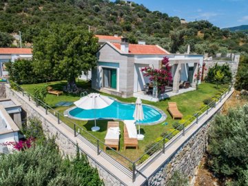 A Flawless Single-Storey Yalikavak Property For Sale - Securely walled and gated