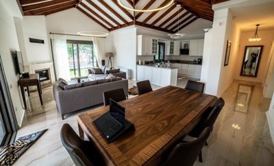 A Flawless Single-Storey Yalikavak Property For Sale - Beautiful dining area