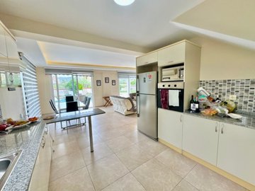 Beautiful Fethiye Property For Sale Near The Beach - Kitchen to the dining area
