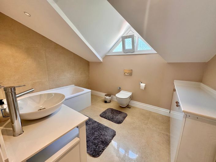 Image No.22-7 Bed Villa for sale