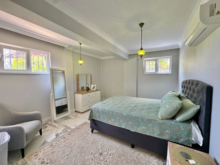 Image No.7-7 Bed Villa for sale