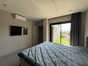 Attractive Bodrum Property For Sale - Access to the garden