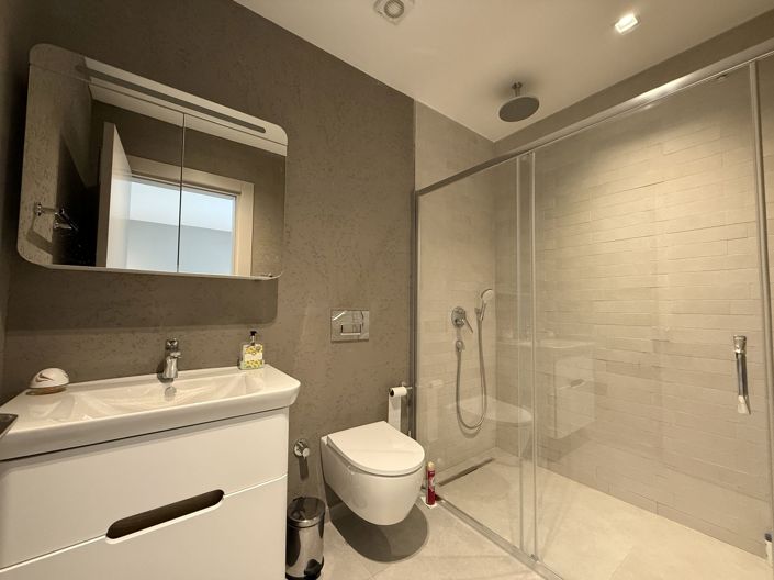 Image No.22-3 Bed Apartment for sale