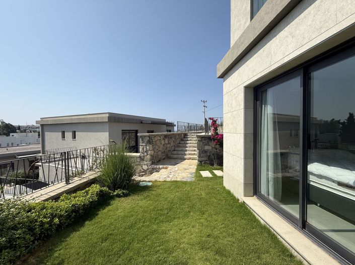 Image No.3-3 Bed Apartment for sale