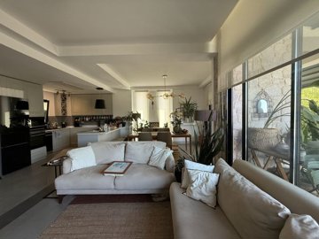 A Tranquil Duplex Yalikavak Property For Sale - Lounge to the dining area and kitchen