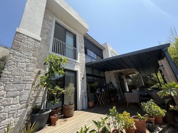 A Tranquil Duplex Yalikavak Property For Sale - Beautiful duplex property