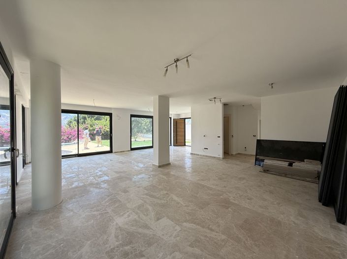 Image No.11-5 Bed Villa for sale