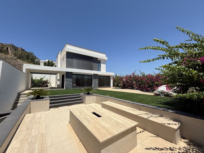 Image No.3-5 Bed Villa for sale