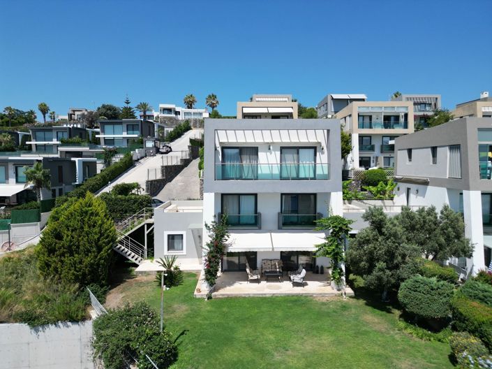 Image No.2-5 Bed Villa for sale