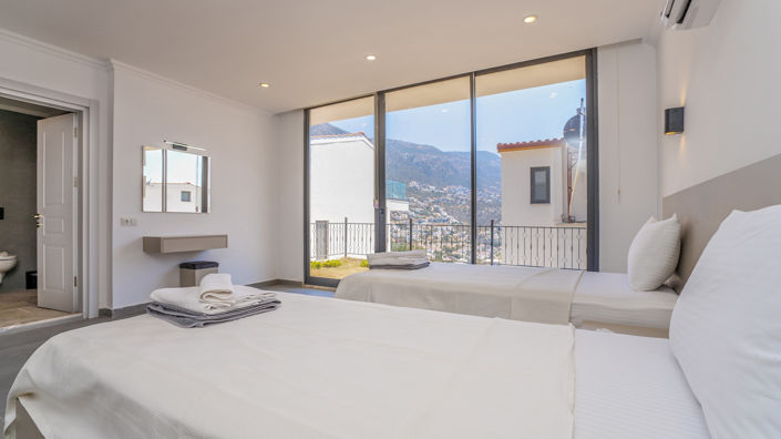 Image No.18-6 Bed Villa for sale