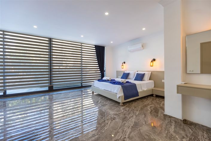 Image No.12-5 Bed Villa for sale