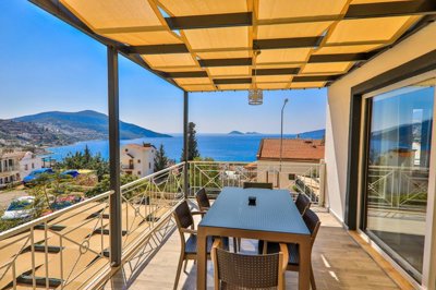Must-See Villa For Sale In Kalkan With Sea-Views - Sea view balcony