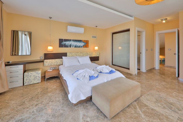 Image No.17-5 Bed Villa for sale