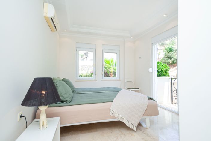 Image No.16-2 Bed Apartment for sale