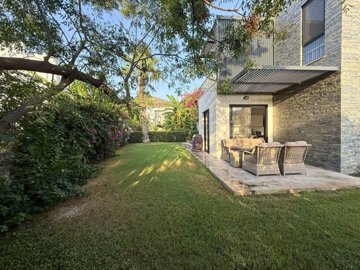 Alluring Garden Apartment In Bodrum For Sale - Private garden