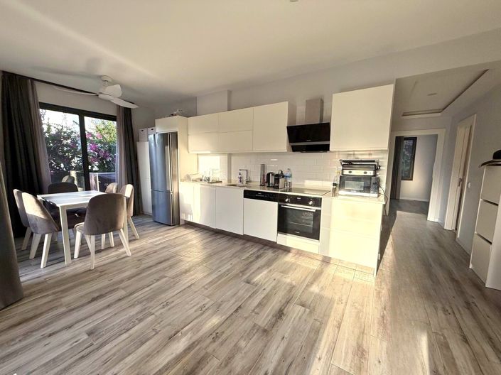 Image No.8-2 Bed Apartment for sale