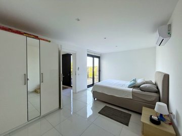 Panoramic Sea View Villa For Sale In Kadikalesi, Bodrum - Double bedroom with an ensuite