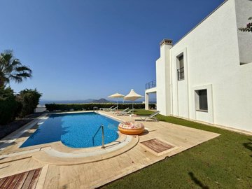 Panoramic Sea View Villa For Sale In Kadikalesi, Bodrum - Private pool and garden