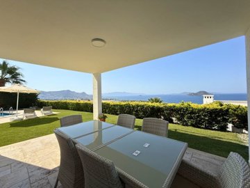 Panoramic Sea View Villa For Sale In Kadikalesi, Bodrum - Covered terrace with sea views