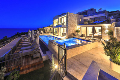 A Luxury 5-Bedroom Sea View Antalya Villa For Sale - Gorgeous ambient night lighting