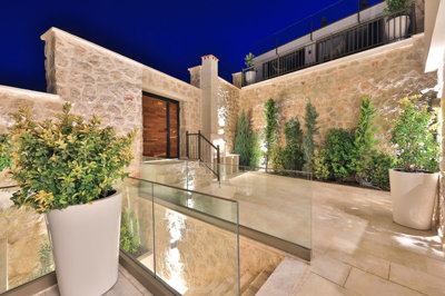 A Luxury 5-Bedroom Sea View Antalya Villa For Sale - A grand main entrance