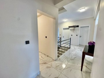 Striking Fethiye Villa & Guest House For Sale - Landing between floors