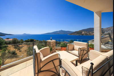 Sensational Villa In Kalkan For Sale With A Private Infinity Pool & Sea Views - Fantastic entertaining spot