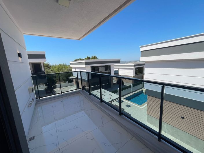 Image No.19-3 Bed Villa for sale