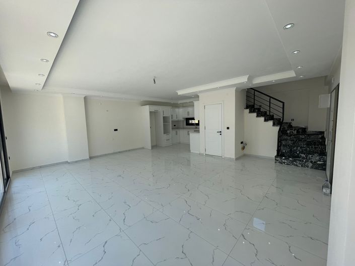 Image No.7-3 Bed Villa for sale