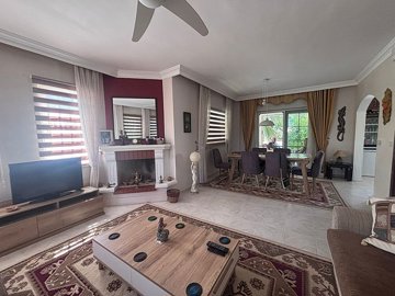 Tranquil Dalyan Villa For Sale In Ortaca - Lounge to the dining area and kitchen