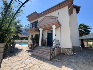Tranquil Dalyan Villa For Sale In Ortaca - Villa's entrance