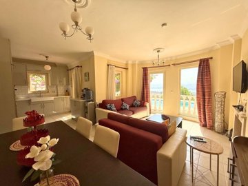 Spectacular Bodrum Villa With A Private Pool For Sale In Bogazici, Milas - Lounge and kitchen