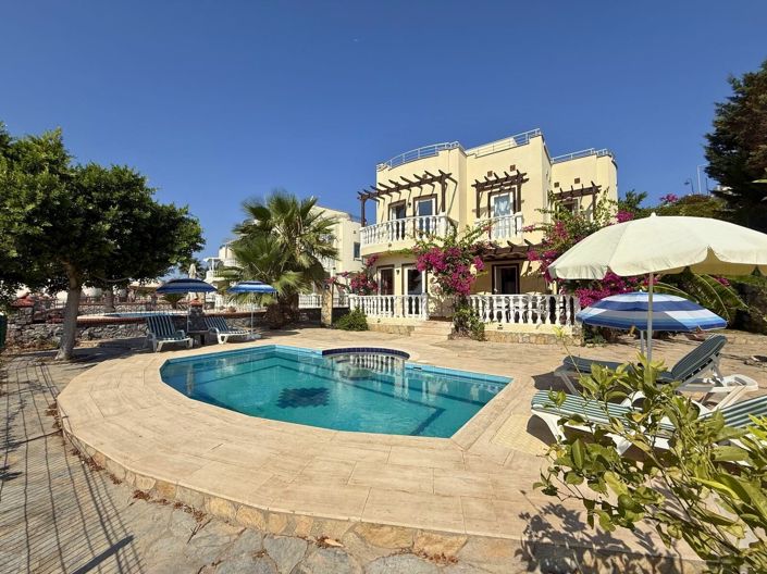 Image No.2-4 Bed Villa for sale