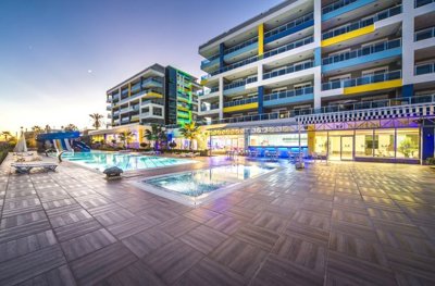 Key-Ready Luxury Apartment In Alanya - Large exterior swimming pool
