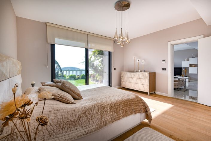 Image No.10-4 Bed Apartment for sale