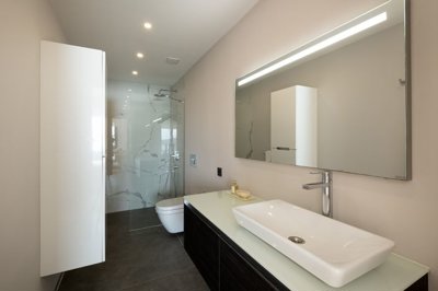 Sea View Apartment In Gumusluk, Bodrum For Sale – Luxury ensuite bathroom
