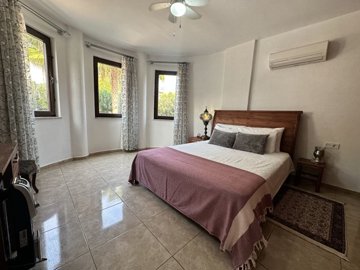 Prestigious Villa For Sale In Central Dalyan - Large double bedroom with ensuite