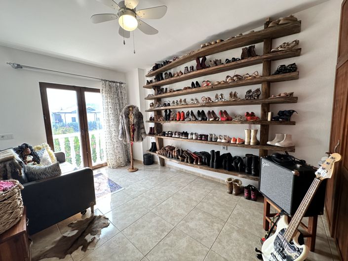 Image No.14-5 Bed Villa for sale