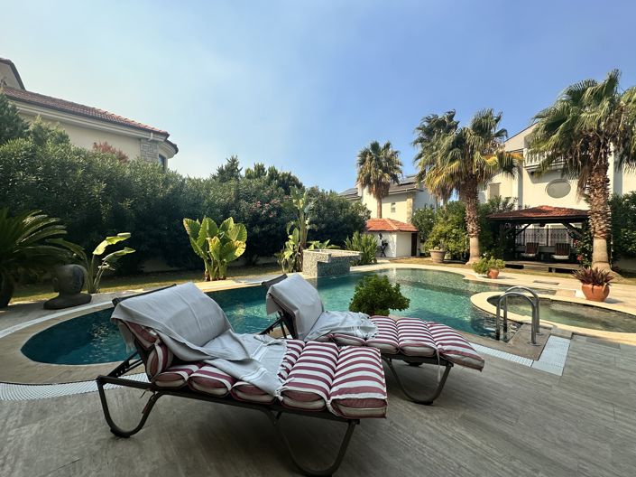 Image No.3-5 Bed Villa for sale